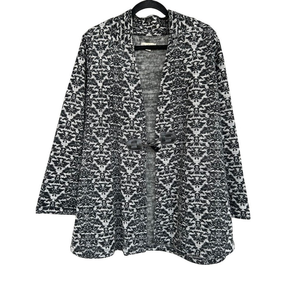 Live and Let Live‎ Woman 3X Black White Damask Toggle Closure Cardigan Sweater